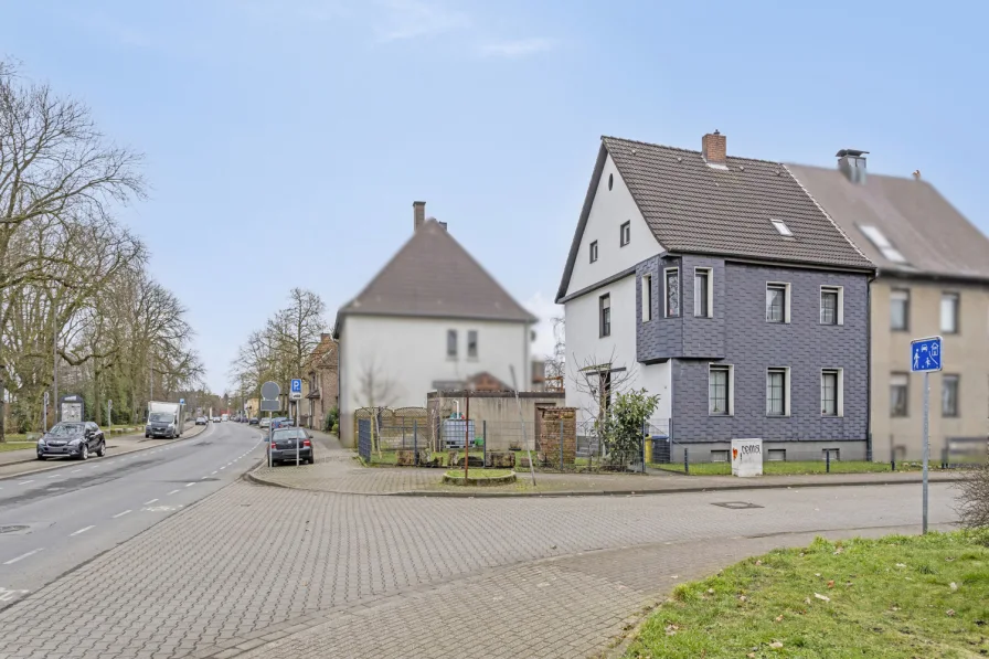 Strassenansicht_Rechts_1_ret