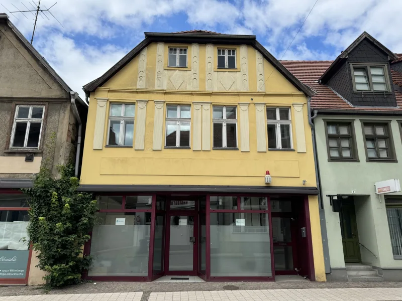 Fassade - Haus kaufen in Perleberg - Saniertes Wohn-und Geschäftshaus mit sofort bezugsfreier Wohnung in zentraler Perleberger Lage