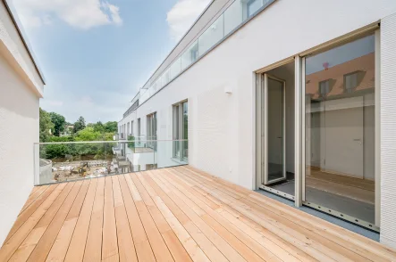 Terrasse - Wohnung mieten in Berlin - Erstklassige Wohnung mit zwei Balkonen & Blick auf die Uferpromenade