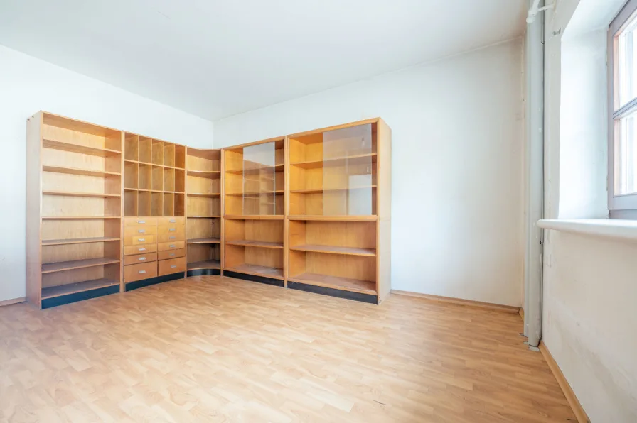 Arbeitszimmer/Heizung EG