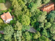 Mehrfamilienhaus nebst Waldkapelle