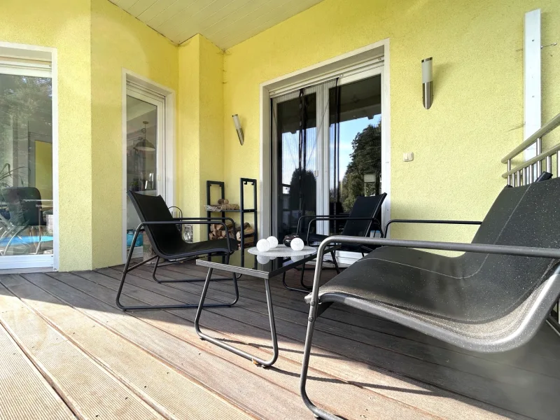 überdachte Terrasse