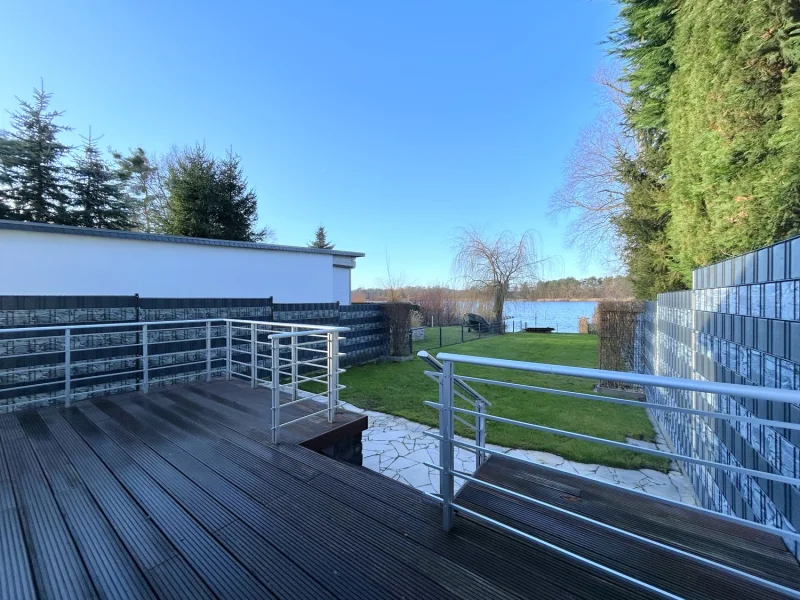 Terrasse mit Blick auf die Havel