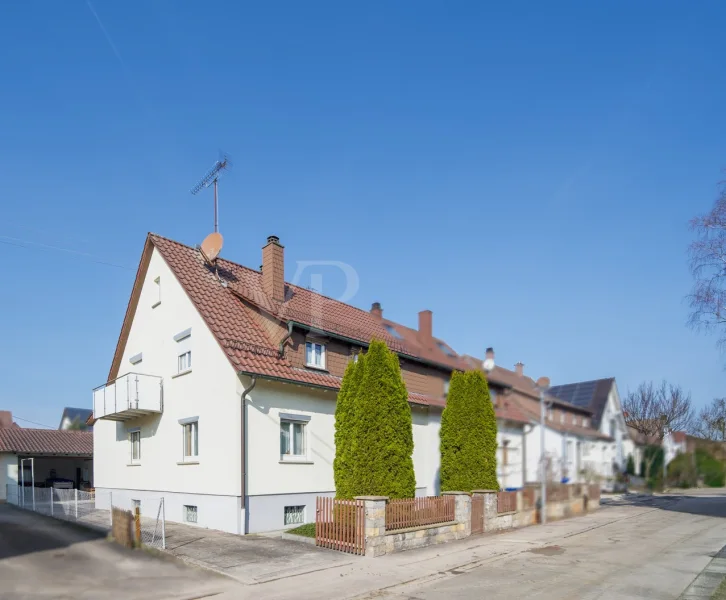  - Haus kaufen in Renningen - Gemütliche Doppelhaushälfte mit zwei Wohnungen