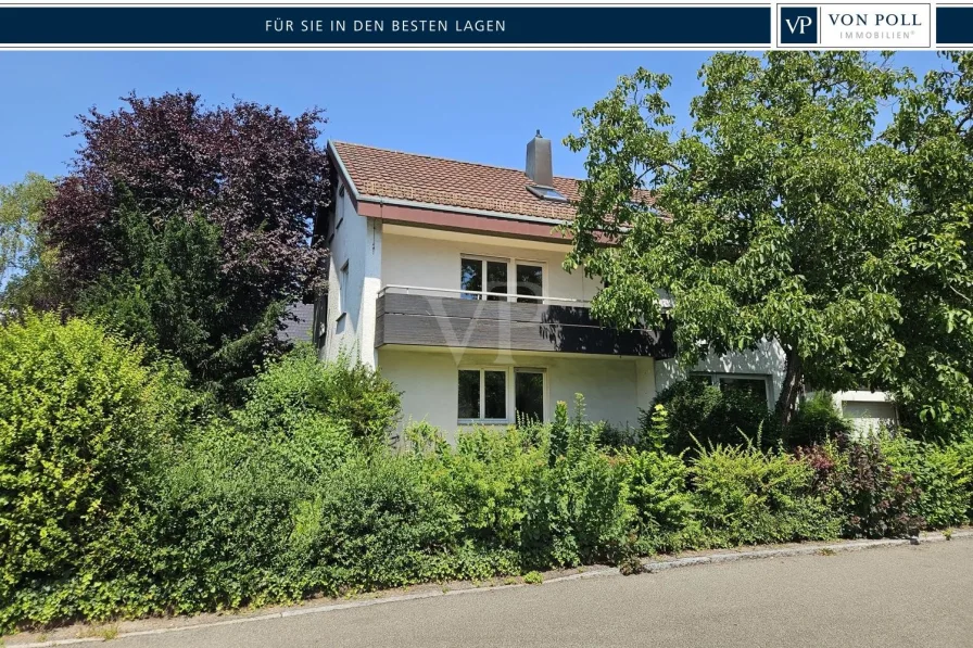 Titelbild - Haus kaufen in Böblingen - Freistehendes 2-Familienhaus mit 2 separaten Wohnungen in ruhiger Lage, mit großem Garten