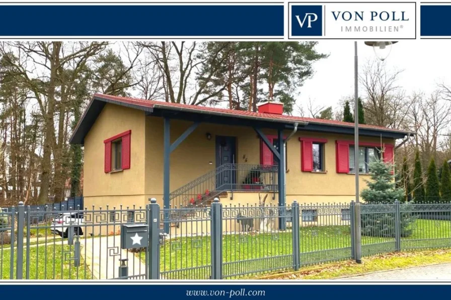 Hausansicht - Haus kaufen in Bad Saarow - Einfamilienhaus mit Einliegerwohnung und Außenpool auf sonnigem Grundstück im Zentrum von Bad Saarow