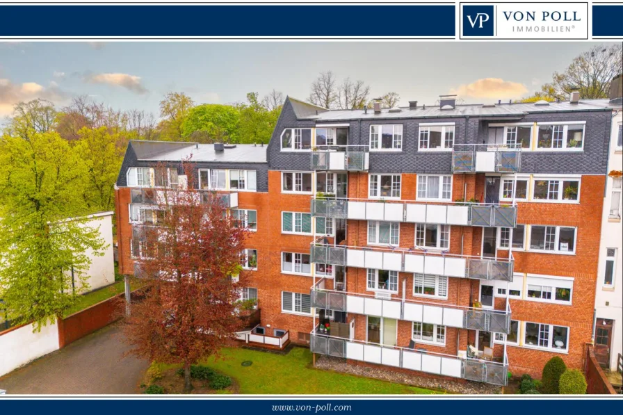 Titelbild - Wohnung kaufen in Neumünster - Wohnen im Herzen der Stadt: Helle 3-Zimmer-Wohnung mit Balkon, Aufzug u. Parkplatz