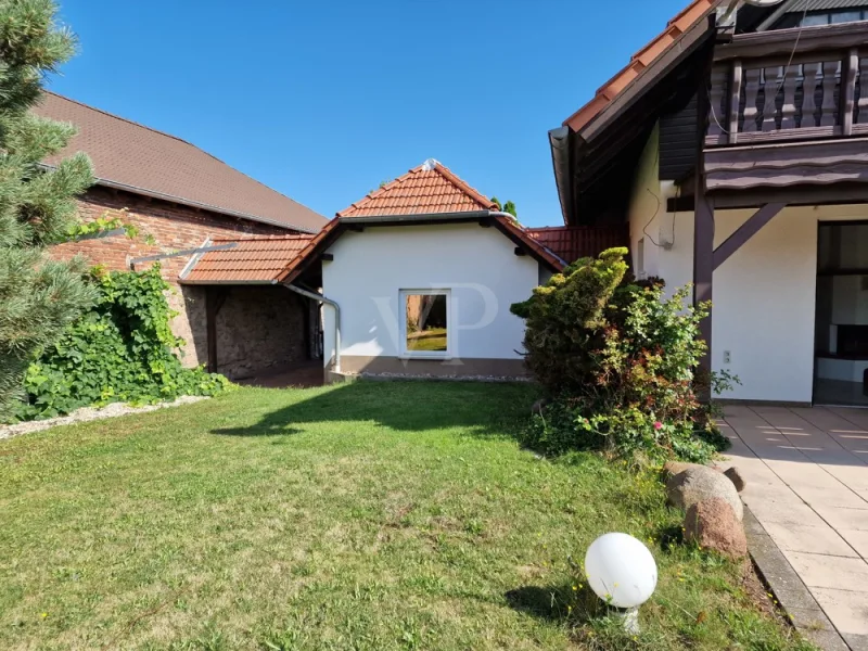 Garage und Carport