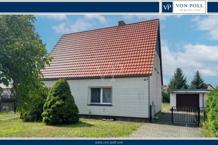 Titelbild - Haus kaufen in Schipkau - Geräumiges Einfamilienhaus mit großem Grundstück sucht neue glückliche Eigentümer