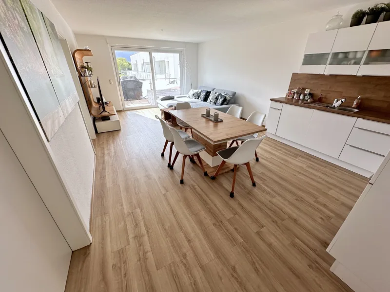 Offene Küche - Wohnung kaufen in Kehl - Exklusive 3-Zimmer-Wohnung. Rheinnähe und Komfort vereint!