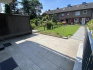 neue Terrasse und Garten