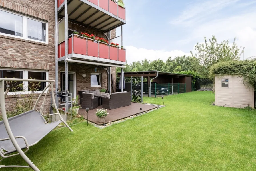 Terrasse-Blick Ri. Carport