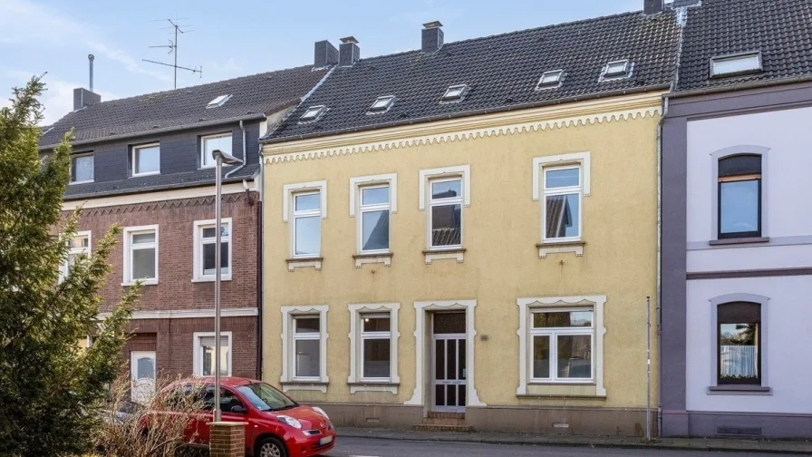 Außenansicht - Haus kaufen in Krefeld - Immobilie mit Potenzial  - nähe Zoo