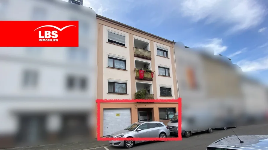 Frontansicht  - Wohnung kaufen in Krefeld - Großzügige Erdgeschosswohnung mit Garten und Garage !