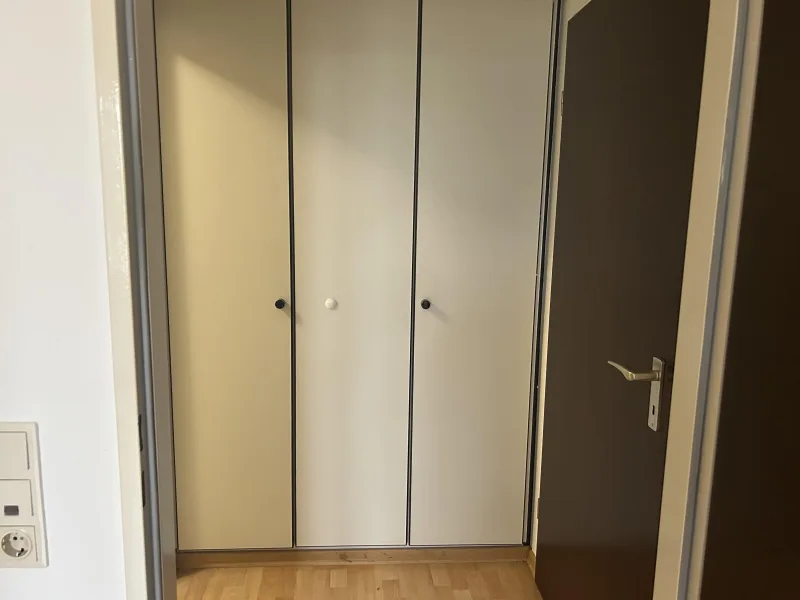 Flur mit Einbauschrank