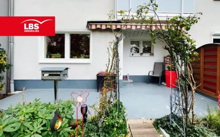 Terrasse - Wohnung kaufen in Düsseldorf - Kapitalanlage! Schöne 3 Zimmer Wohnung mit großzügiger Terrasse