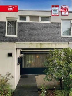 Frontansicht - Haus kaufen in Erkrath - RMH in Splitlevelbauweise, Waldrandlage Erkrath Hochdahl/Sandheide