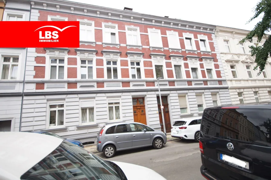 Strassenansicht - Wohnung kaufen in Essen - Schöne - 3 Raumwohnung mit Süd-Balkon