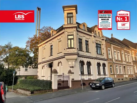 Hausansicht vorne - Wohnung mieten in Mülheim - Stilvolle ca. 100 m² große Wohnung mit Altbaucharme in zentraler Lage