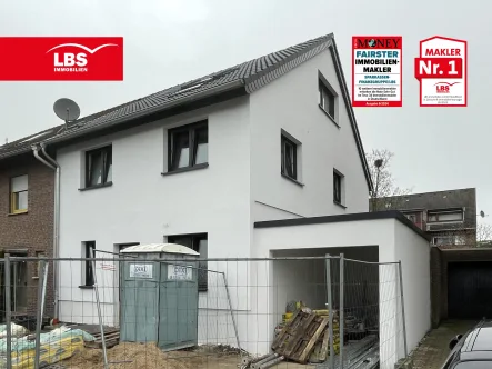 Hausfront - Haus kaufen in Rheinberg - Lust auf was Neues ? Junges REH mit 179m² WF sucht genau Sie