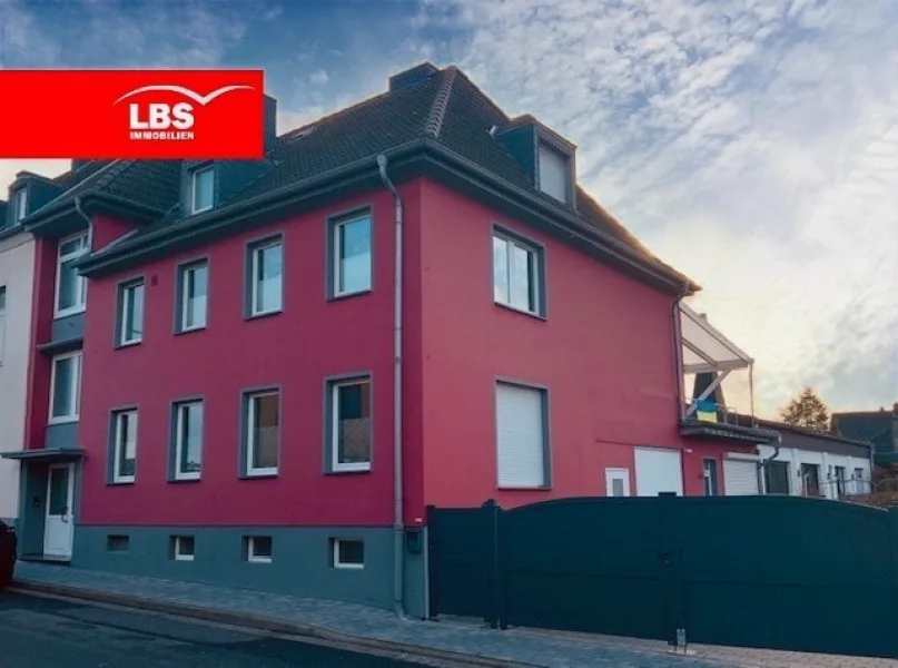 Außenansicht - Haus kaufen in Linnich - Gepflegtes Mehrfamilienhaus im Zentrum von Linnich