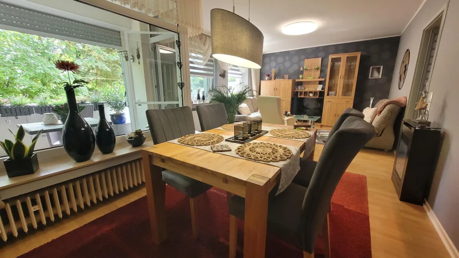 Wohn-Essbereich - Wohnung kaufen in Aachen - TOP GEPFLEGTE EIGENTUMSWOHNUNG IM AACHENER SÜDEN