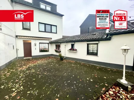 Terrasse Wohnung EG - Haus kaufen in Mönchengladbach - Mehrgenerationenhaus sucht neue Familie! 