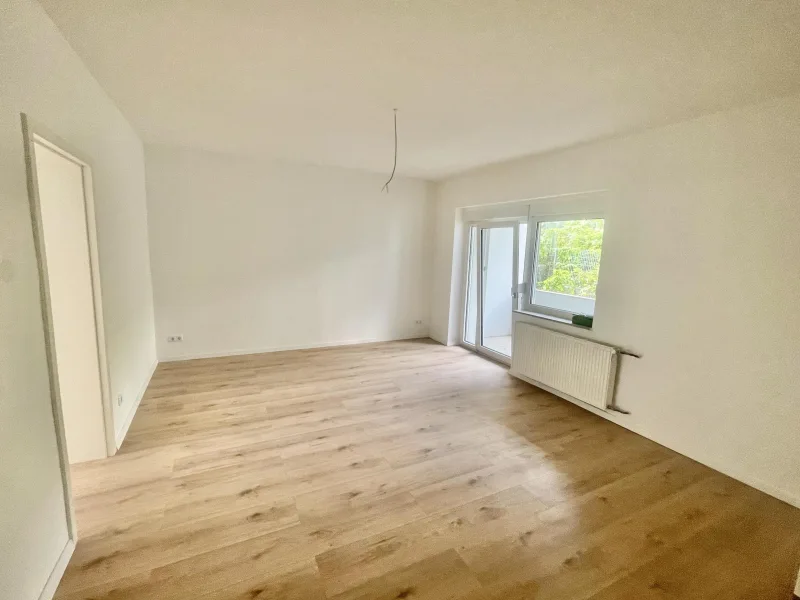 Wohnzimmer - Wohnung kaufen in Remscheid - **Helle Erdgeschosswohnung in zentraler Lage in Remscheid-Süd**