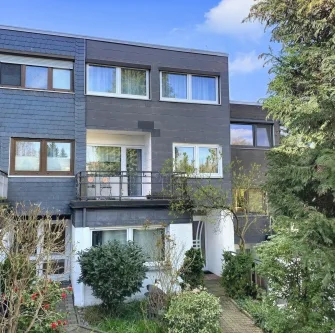 Frontansicht - Haus kaufen in Solingen - Zweifamilienhaus sucht freundliche neue Eigentümer! 