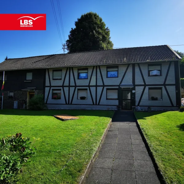 Vorderansicht - Haus kaufen in Reichshof - Freistehendes Fachwerkhaus in Reichshof-Denklingen 