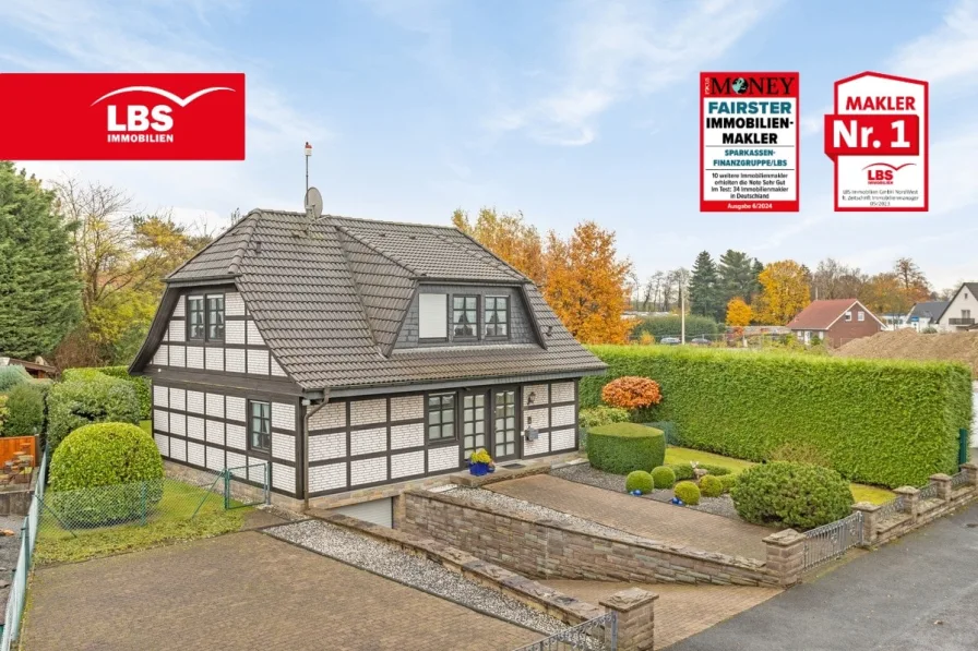 Außenansicht - Haus kaufen in Langenfeld - Traumhaus mit schönem Grundstück im beliebten Langenfeld Wiescheid!