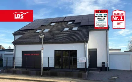 Hausansicht - Haus mieten in Langenfeld - Extravagantes Doppelhaus Loft-Ästhetik komb. mit nachhaltiger Energie!