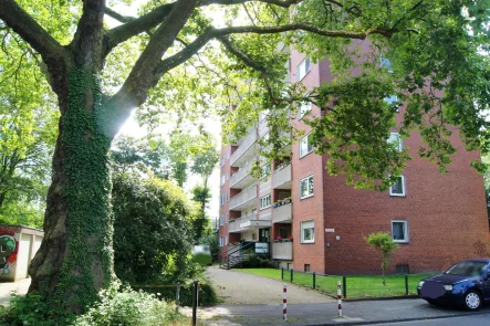 Hausansicht - Wohnung kaufen in Köln - Raum für Ihre Zukunft - 4 Zimmer und eine eigene Garage!