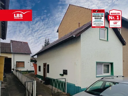  - Haus kaufen in Bonn -  Einfamilienhaus mit zusätzlichem Vorderhaus in Bonn-Lannesdorf !