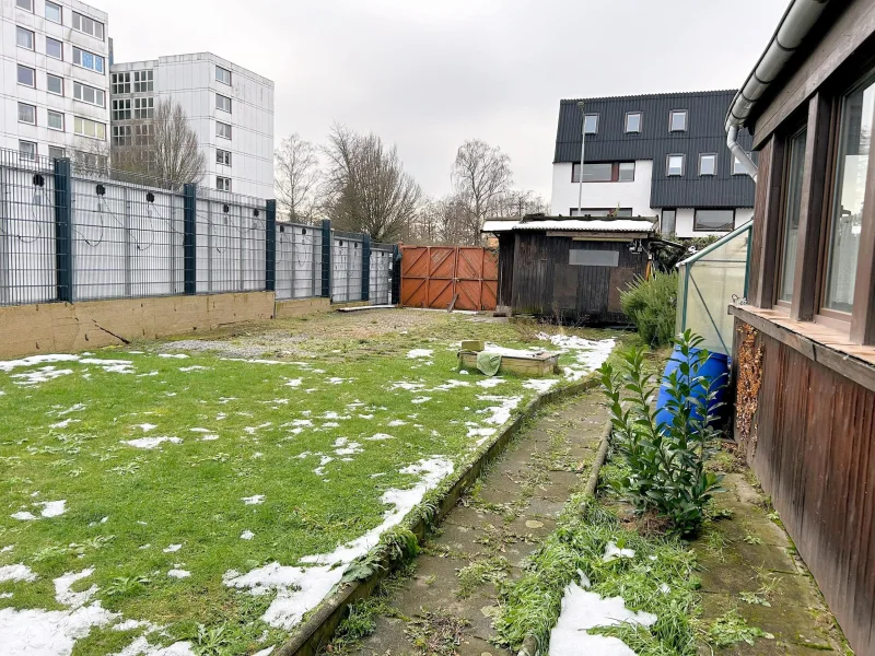 Garten und Stellplatz