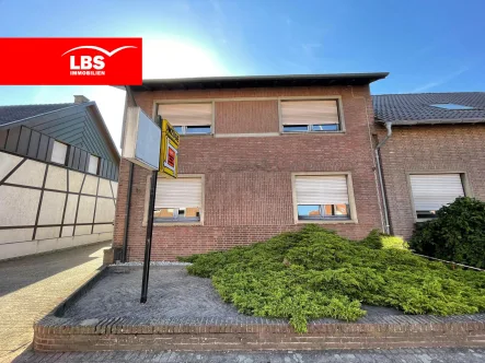 Objekt Vorderansicht - Haus kaufen in Bocholt - **Attraktives großes Einfamilienhaus mit zwei Wohneinheiten!!**