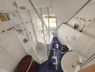 Badezimmer im DG