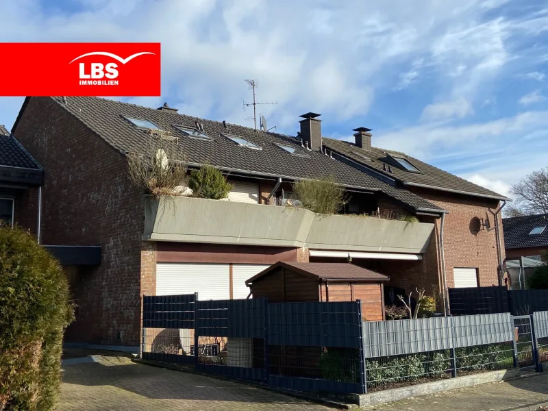 Hausansicht - Wohnung kaufen in Schermbeck - Schermbeck - Zwei Eigentumswohnungen im Dreifamilienhaus im Paket! 