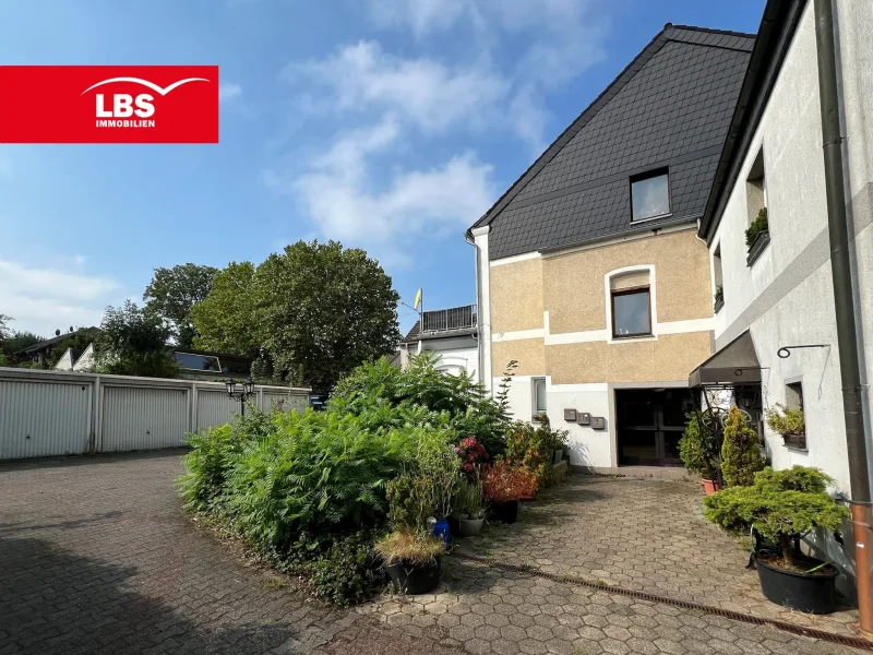 Haustür - Wohnung kaufen in Bottrop - Große Wohnung mit Garten u. Garage in Bottrop-Ebel