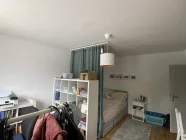 Schlafzimmer mit viel Platz