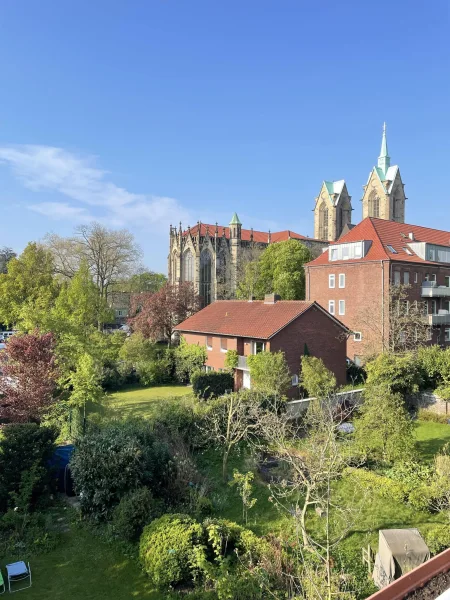 Blick auf die Kirche - Haus kaufen in Münster - Mehrfamilienhaus im Josefsviertel