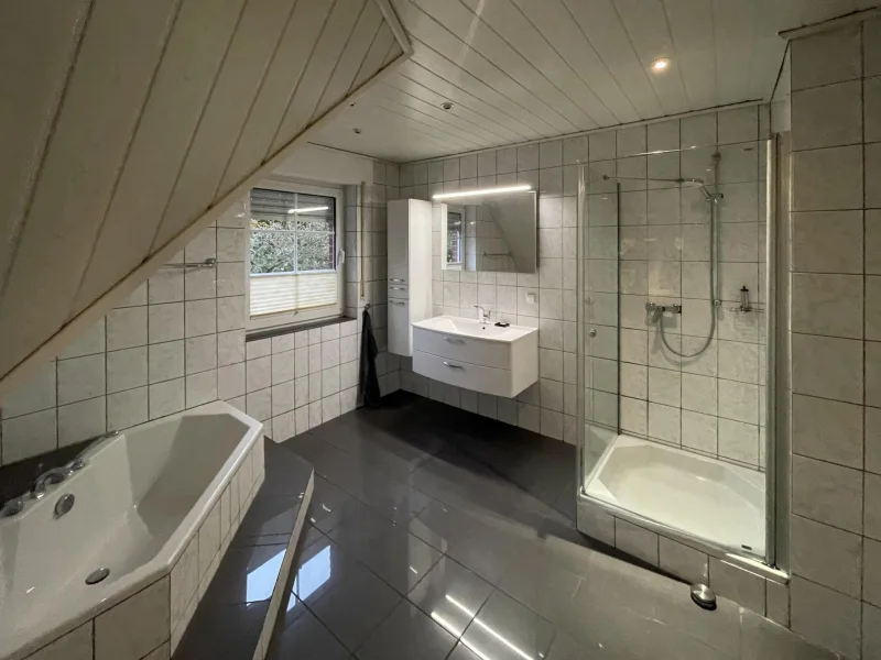 Badezimmer DG