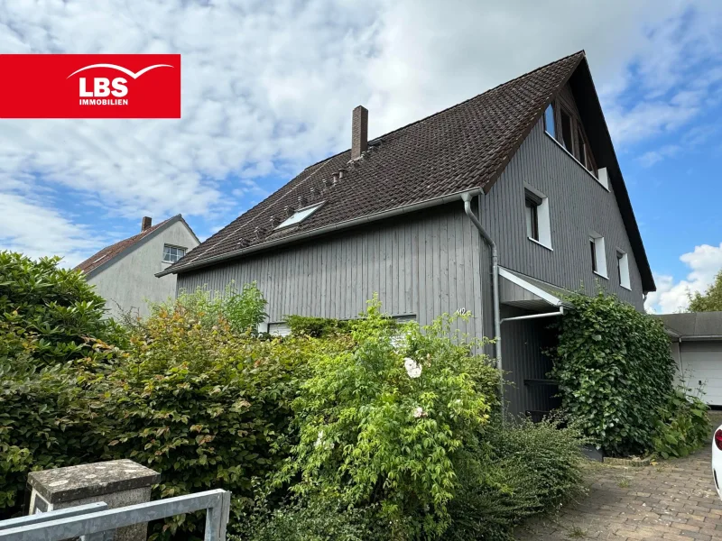 Außenansicht - Haus kaufen in Bad Salzuflen - Handwerkertraum umgeben von Feldern!