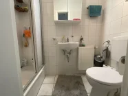 Badezimmer mit Dusche