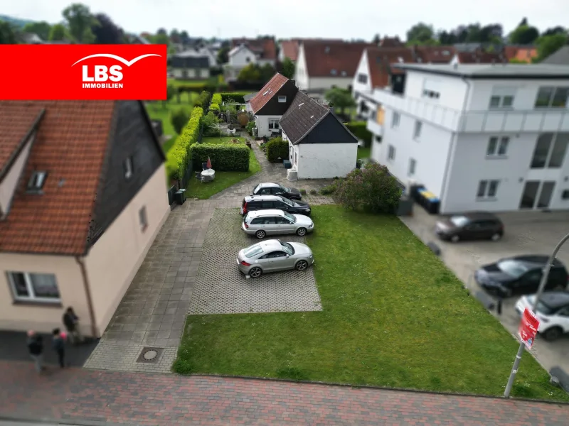 Straßenansicht - Haus kaufen in Preußisch Oldendorf - Lage, Lage, Lage - Dreifamilienhaus wartet auf Investor oder Kapitalanleger! 