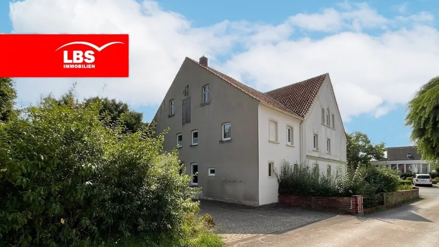 Titelbild - Haus kaufen in Lemgo - Charmantes Bauernhaus mit Anbau - viel Fläche im Altbau sucht neuen Glanz..