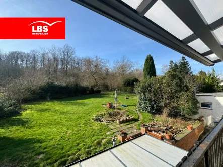 Blick vom Balkon - Haus kaufen in Lage - Ein-Zweifamilienhaus in ruhiger Wohnsiedlung...gute Verkehrsanbindung!