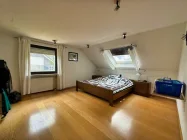 Schlafzimmer DG