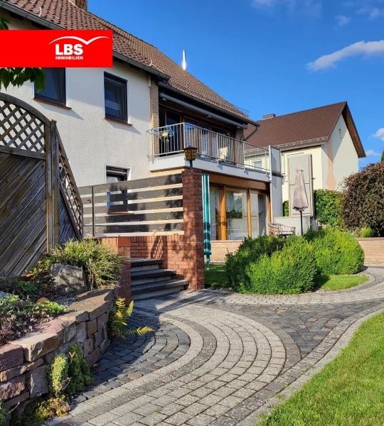 Rückansicht - Haus kaufen in Fürstenberg - Traumhaftes Mehrgenerationenhaus in sehr schöner Lage in Fürstenberg