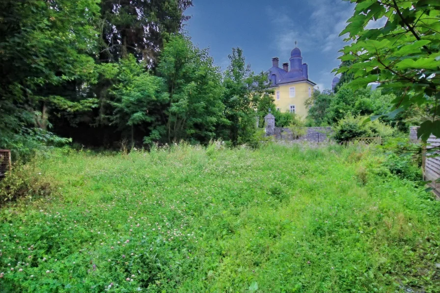 Grundstück am Schloss gelegen